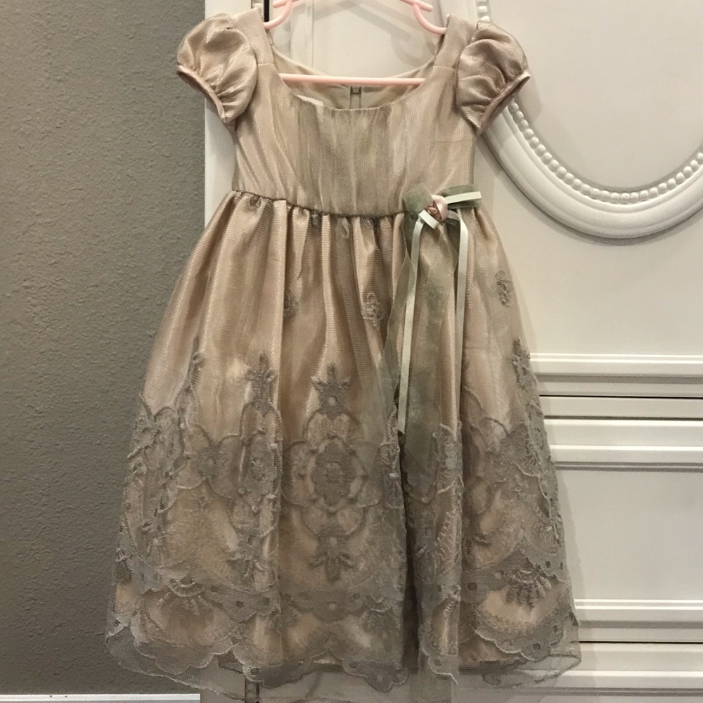 Dress lace